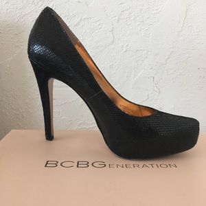 BCBGeneration Black Shiny Snake Pumps